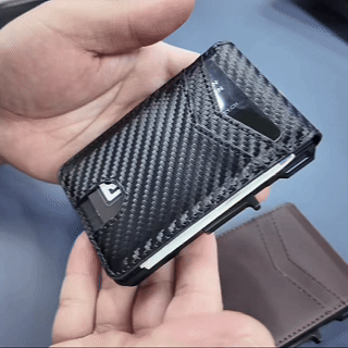 Ariczia MagVault® Minimalist Wallet - Maximum Capacity. Minimal Footprint.